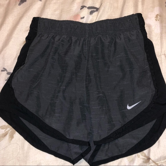 Nike tempo shorts worn twice - Picture 2 of 3